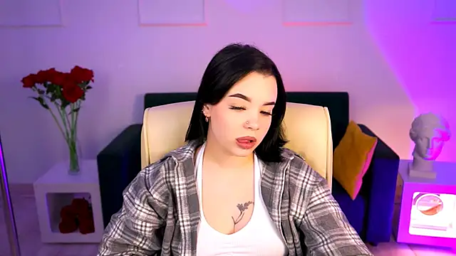 Snapshot of leslierowe_ chatting on 09.19.25 leslierowe online show from 09.19.25