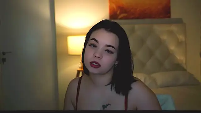 Snapshot of leslierowe_ chatting on 09.24.25 leslierowe online show from 09.24.25