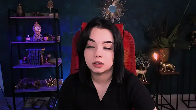 Snapshot of leslierowe_ chatting on 10.10.25 leslierowe online show from 10.10.25