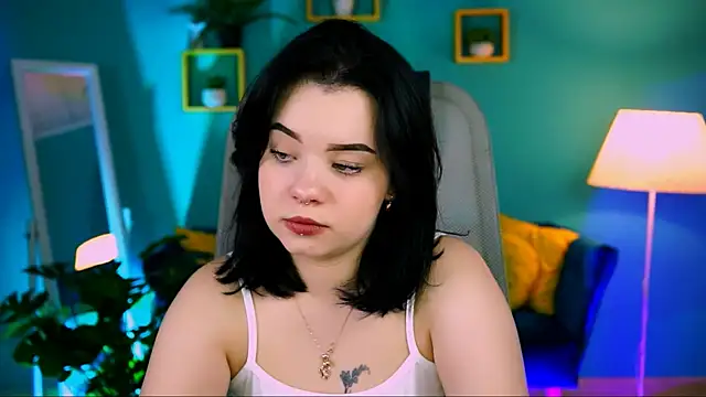 Snapshot of leslierowe_ chatting on 11.18.25 leslierowe online show from 11.18.25