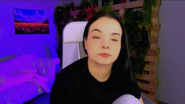 Snapshot of leslierowe_ chatting on 12.05.25 leslierowe online show from 12.05.25