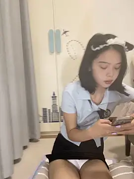 qiqi x online show from 09.18.25