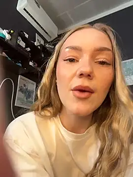 MilaMoone online show from 03.15.26