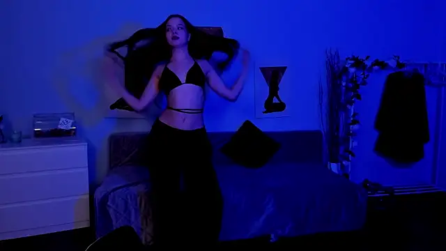 BetsyKiss online show from 11.26.25