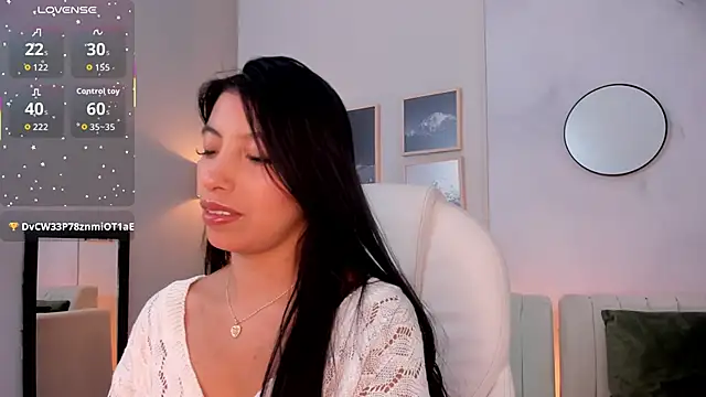 Tiffany Low online show from 11.22.25