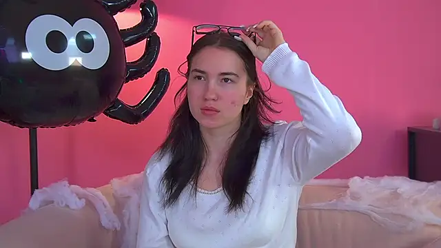 Snapshot of AnneAvery chatting on 11.01.25 AnneAvery online show from 11.01.25