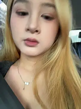 Snapshot of yuki_june chatting on 11.16.25 yuki june online show from 11.16.25