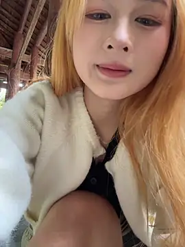 Snapshot of yuki_june chatting on 11.21.25 yuki june online show from 11.21.25