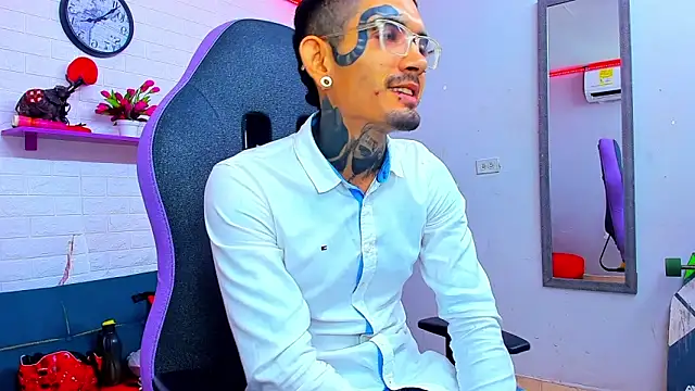 boy tatto777 online show from 09.25.25