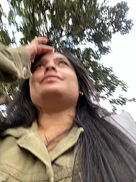 Snapshot of Karla_1-2 chatting on 11.25.25 Karla 1-2 online show from 11.25.25