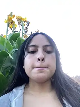 Snapshot of Karla_1-2 chatting on 11.26.25 Karla 1-2 online show from 11.26.25