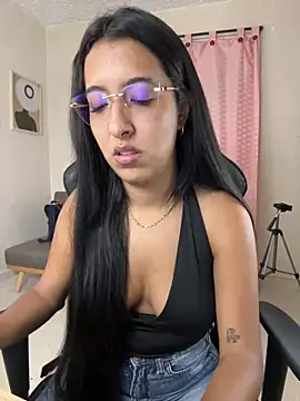 Valerygomez02 online show from 10.11.25