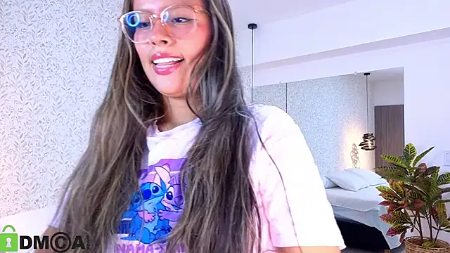 EMILIIA RICHTER   online show from 09.30.25