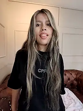 EMILIIA RICHTER   online show from 10.05.25