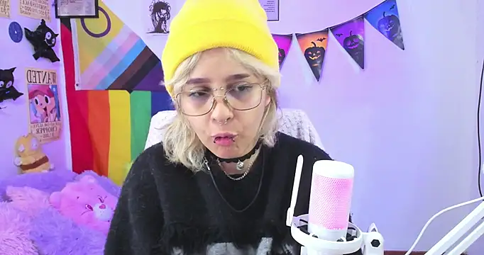 NekoWaifu online show from 10.25.25