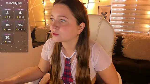 Snapshot of sophiee09_ chatting on 03.30.26 sophiee09 online show from 03.30.26