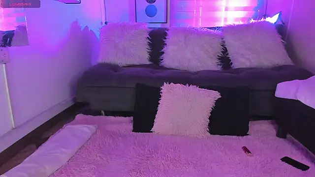 Snapshot of sophiee09_ chatting on 04.11.26 sophiee09 online show from 04.11.26