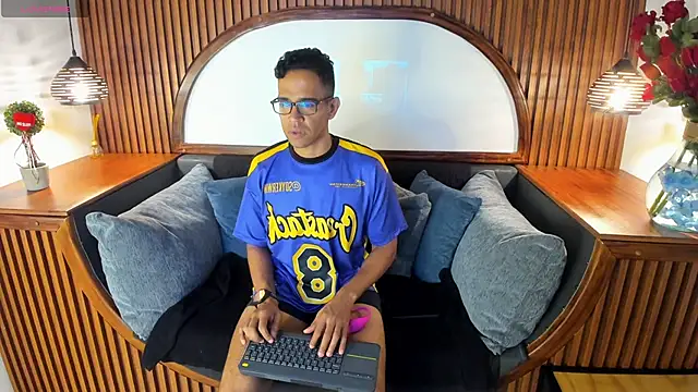 Snapshot of JacobDraven chatting on 11.06.25 JacobDraven online show from 11.06.25