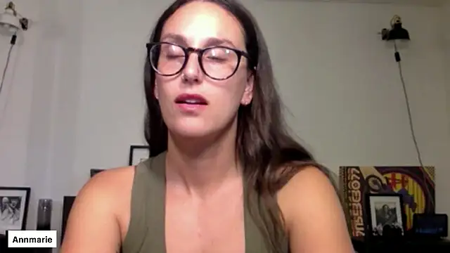 Snapshot of annmarieferrara chatting on 10.11.25 annmarieferrara online show from 10.11.25