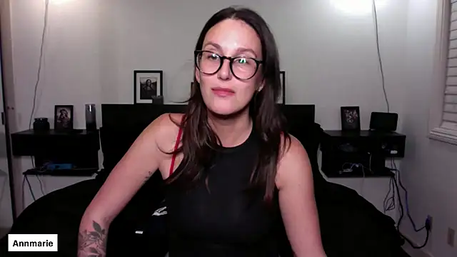 Snapshot of annmarieferrara chatting on 10.22.25 annmarieferrara online show from 10.22.25