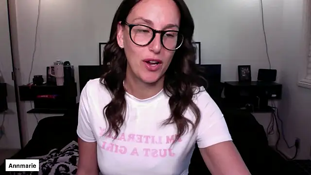 Snapshot of annmarieferrara chatting on 10.24.25 annmarieferrara online show from 10.24.25