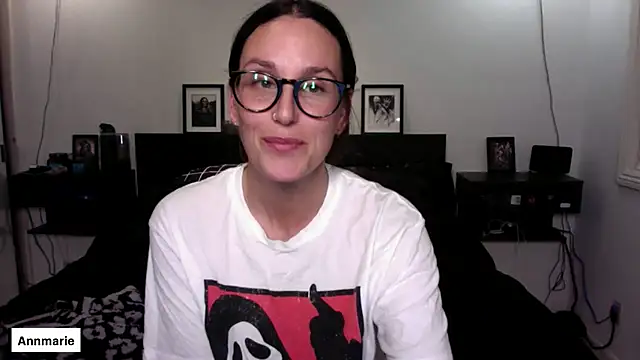 Snapshot of annmarieferrara chatting on 10.31.25 annmarieferrara online show from 10.31.25