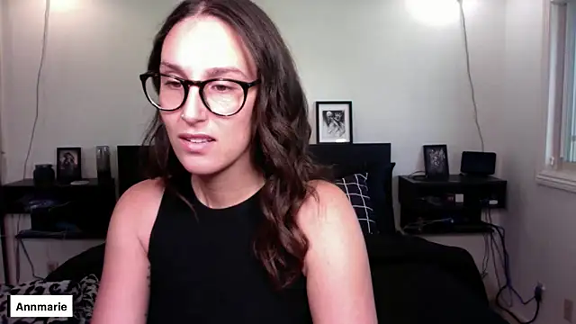 Snapshot of annmarieferrara chatting on 11.17.25 annmarieferrara online show from 11.17.25