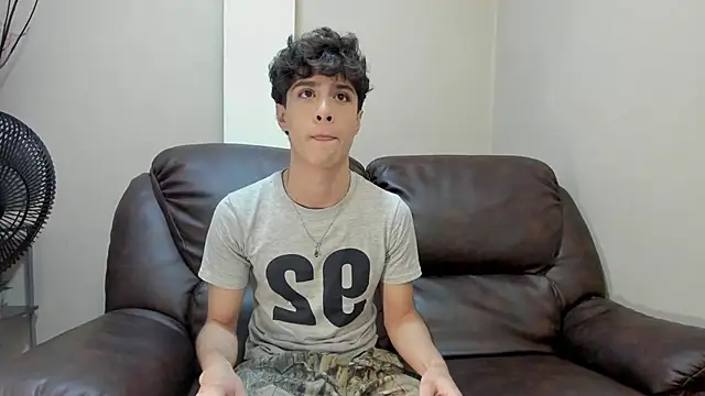 Snapshot of Xam_Collen chatting on 10.27.25 Xam Collen online show from 10.27.25