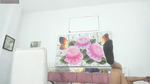 Snapshot of barbie_ds chatting on 11.21.25 barbie ds online show from 11.21.25