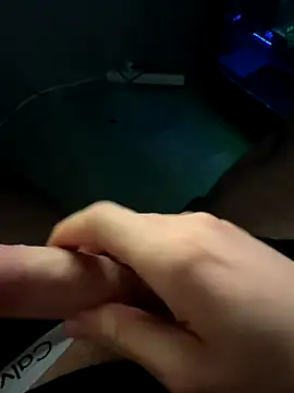 Snapshot of jstntz chatting on 11.09.25 jstntz online show from 11.09.25