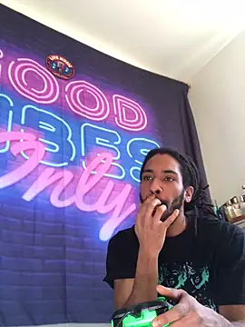 Snapshot of Mikaaa97 chatting on 02.25.26 Mikaaa97 online show from 02.25.26