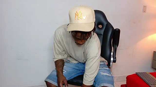 SkylerBigxxx online show from 10.02.25