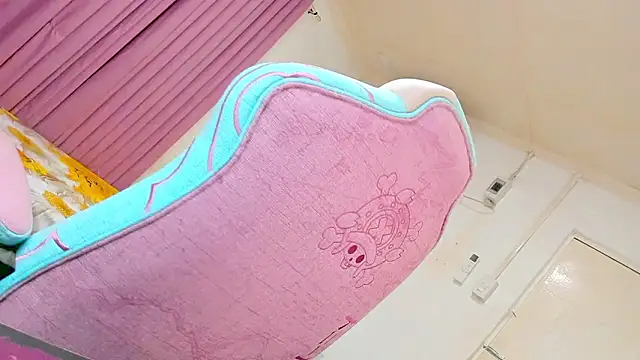 CraveMyCurves online show from 03.03.26