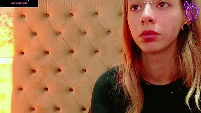 CoraVex online show from 10.17.25