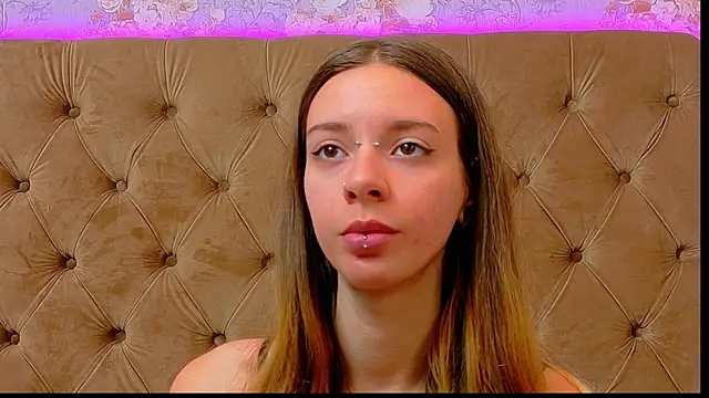 Snapshot of CoraVex chatting on 05.20.26 CoraVex online show from 05.20.26