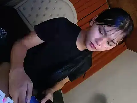 Snapshot of sweet_athena chatting on 04.01.26 sweet athena online show from 04.01.26