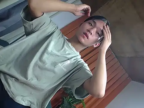 Snapshot of sweet_athena chatting on 04.13.26 sweet athena online show from 04.13.26