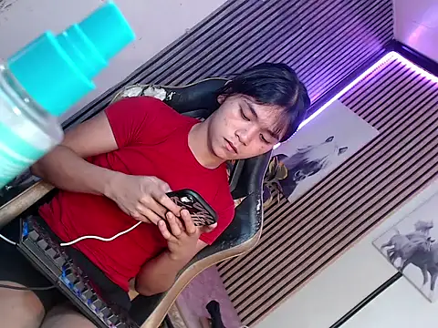 Snapshot of sweet_athena chatting on 04.14.26 sweet athena online show from 04.14.26