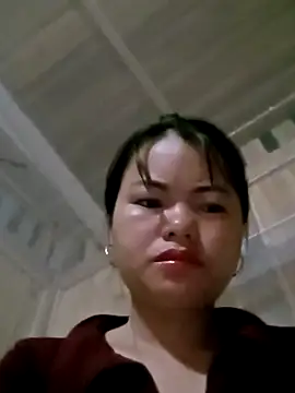 emly-xinh18 online show from 10.31.25