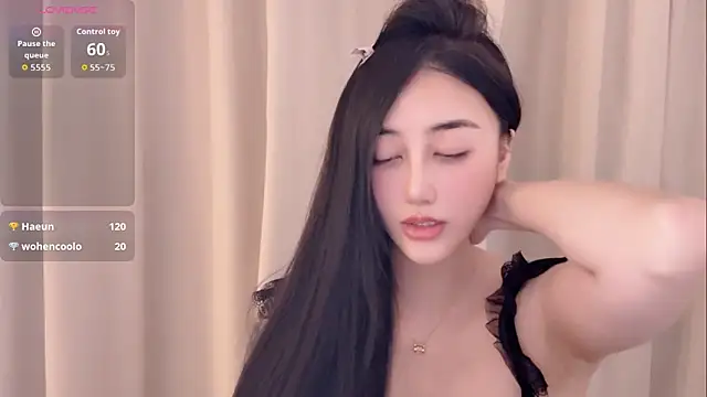 Snapshot of Melody-11 chatting on 09.28.25 Melody-11 online show from 09.28.25