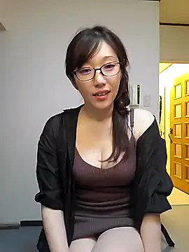 Snapshot of M_Kaede chatting on 10.21.25 M Kaede online show from 10.21.25