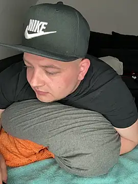 Snapshot of xXLustMolchXx chatting on 10.03.25 xXLustMolchXx online show from 10.03.25