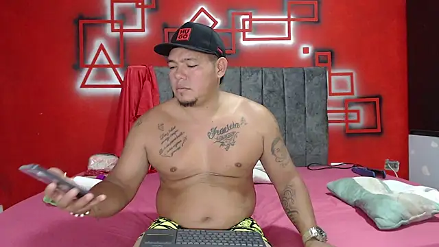 Snapshot of ebony_hard_sex chatting on 10.23.25 ebony hard sex online show from 10.23.25