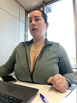 bichota85 online show from 02.16.26