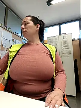 bichota85 online show from 04.20.26