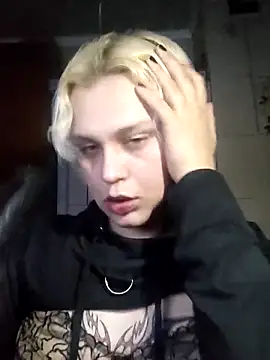 Snapshot of MargoShein chatting on 10.14.25 MargoShein online show from 10.14.25