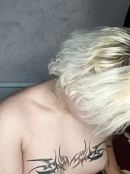 Snapshot of MargoShein chatting on 11.05.25 MargoShein online show from 11.05.25