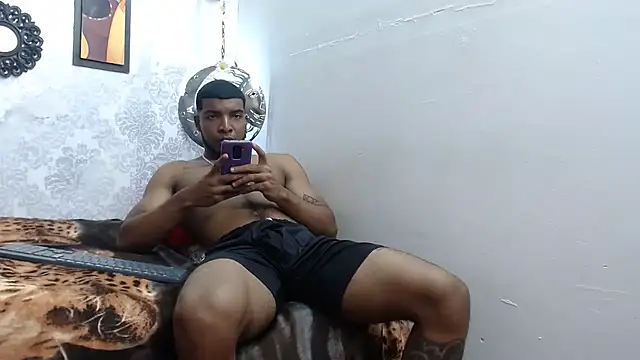 Snapshot of choco_hornyx18 chatting on 10.14.25 choco hornyx18 online show from 10.14.25