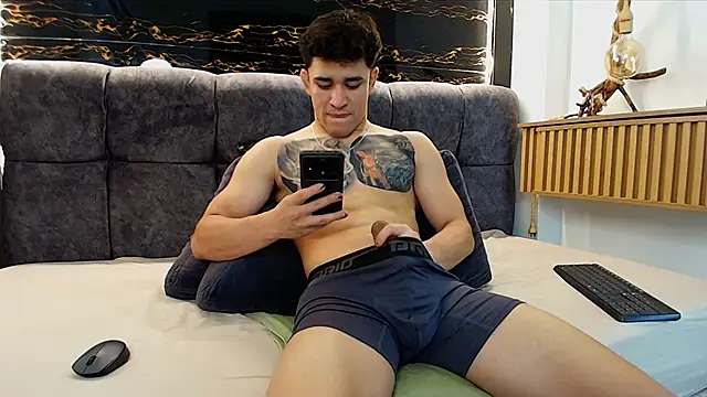 Snapshot of JeergMuscle chatting on 03.27.26 JeergMuscle online show from 03.27.26