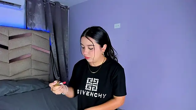 LunaWiill  online show from 12.02.25